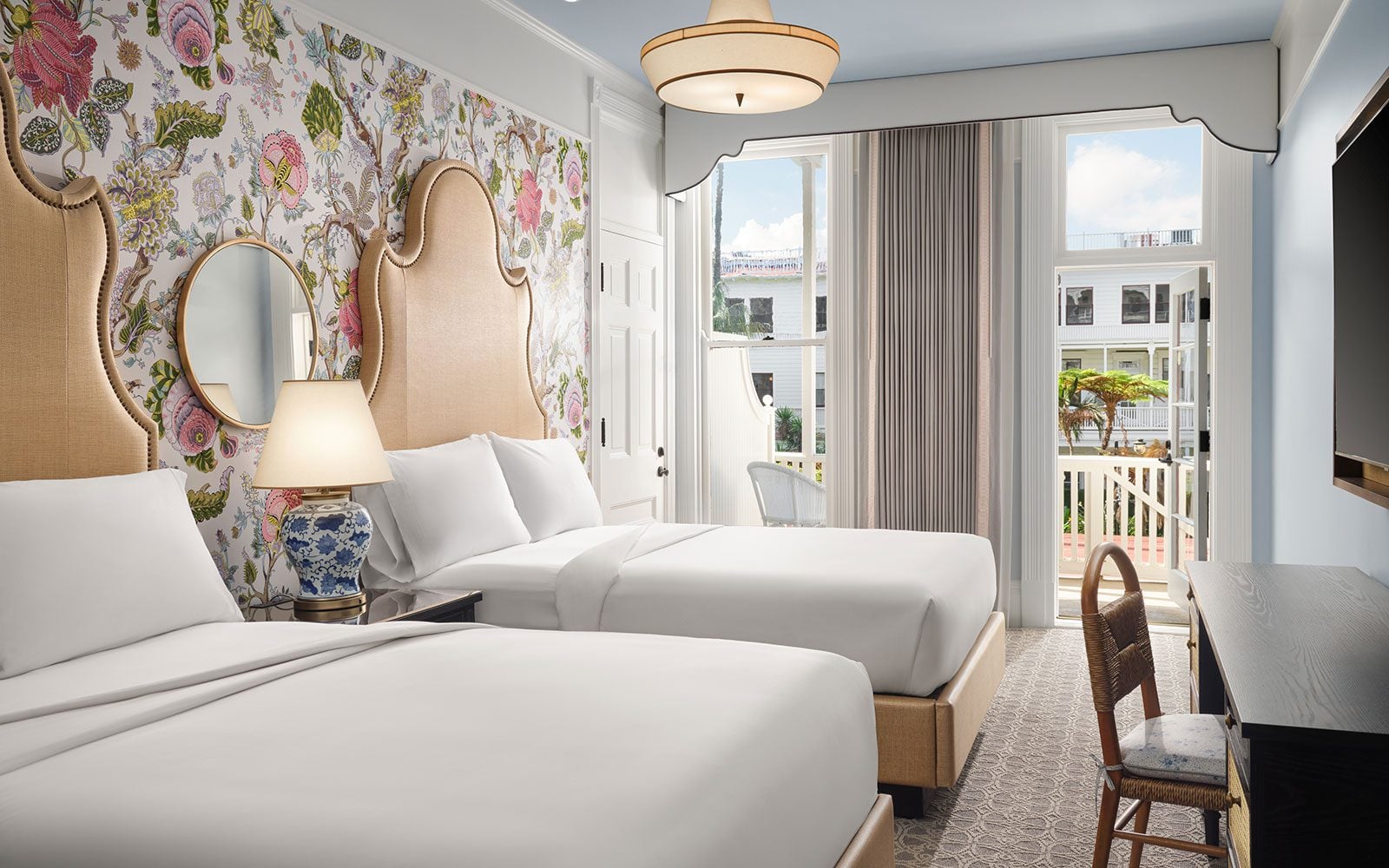 Victorian Courtyard View Balcony/Veranda – Hearing Accessible