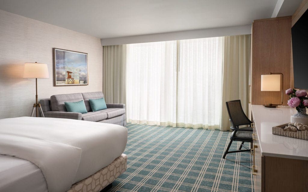 Views king guestroom