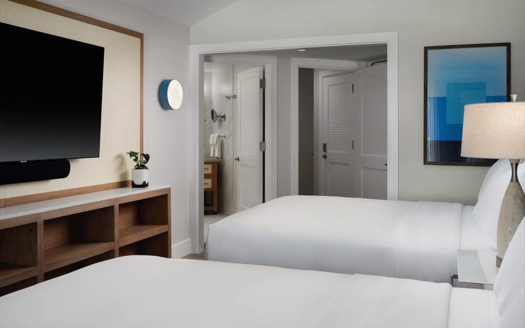 Loft upstairs bedroom 2 queens