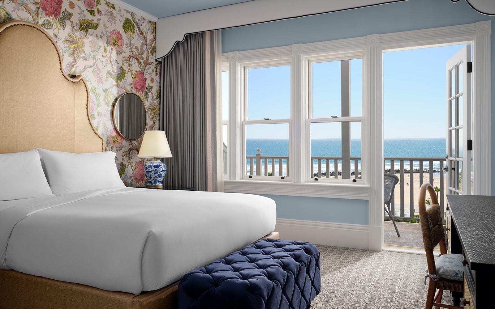 Victorian Oceanfront Balcony – Hearing Accessible